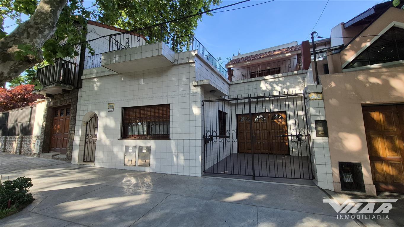 En Venta Casa 4 amb. con garaje, patio y terraza. Florida - V. Lopez