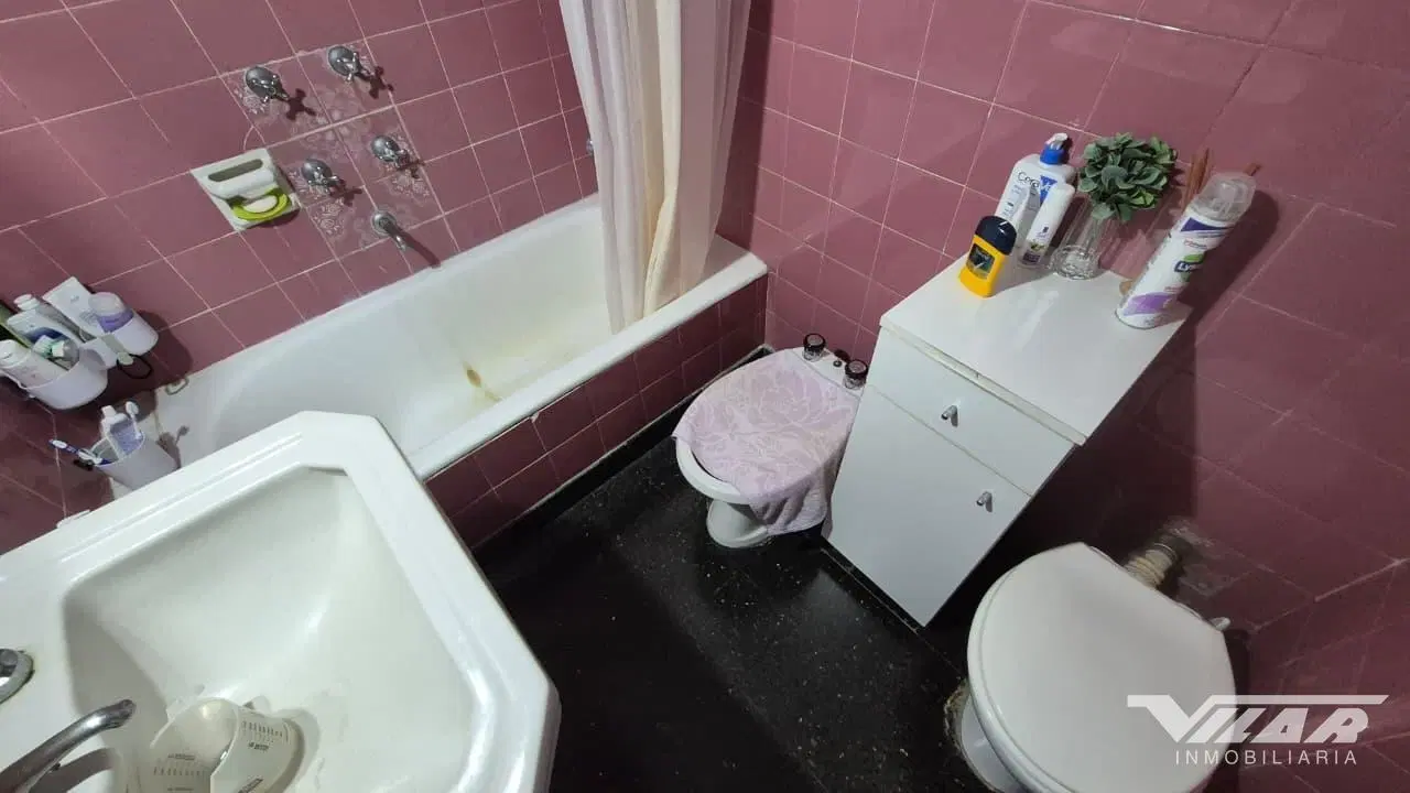 En venta, Galpón de 130m2 con vivienda 3 amb con patio y terraza - V. martelli 2