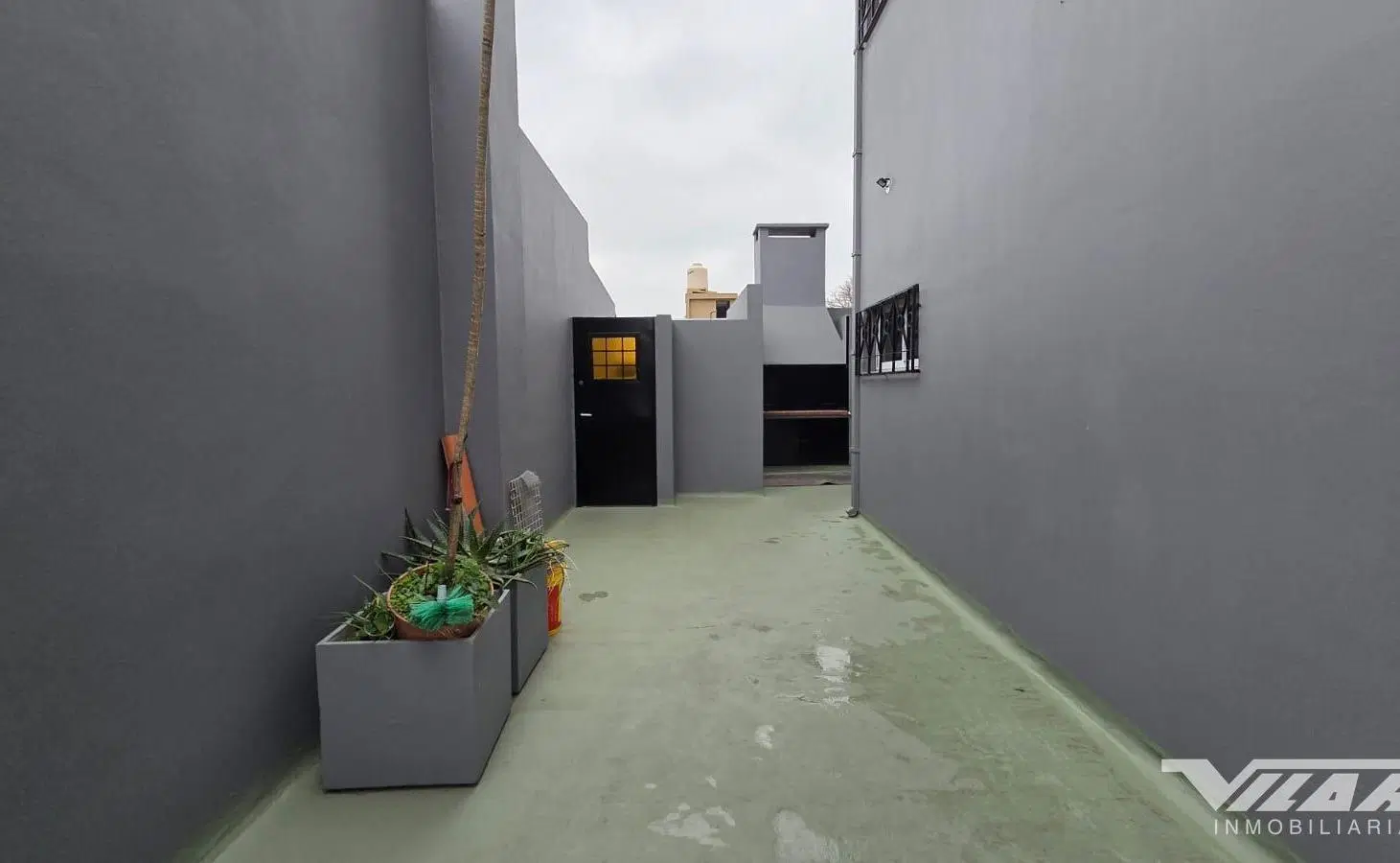 En Venta 2 PH. en block, 3 amb. PB y 3 amb PA. indep. cochera, patio.  V. Martelli 3