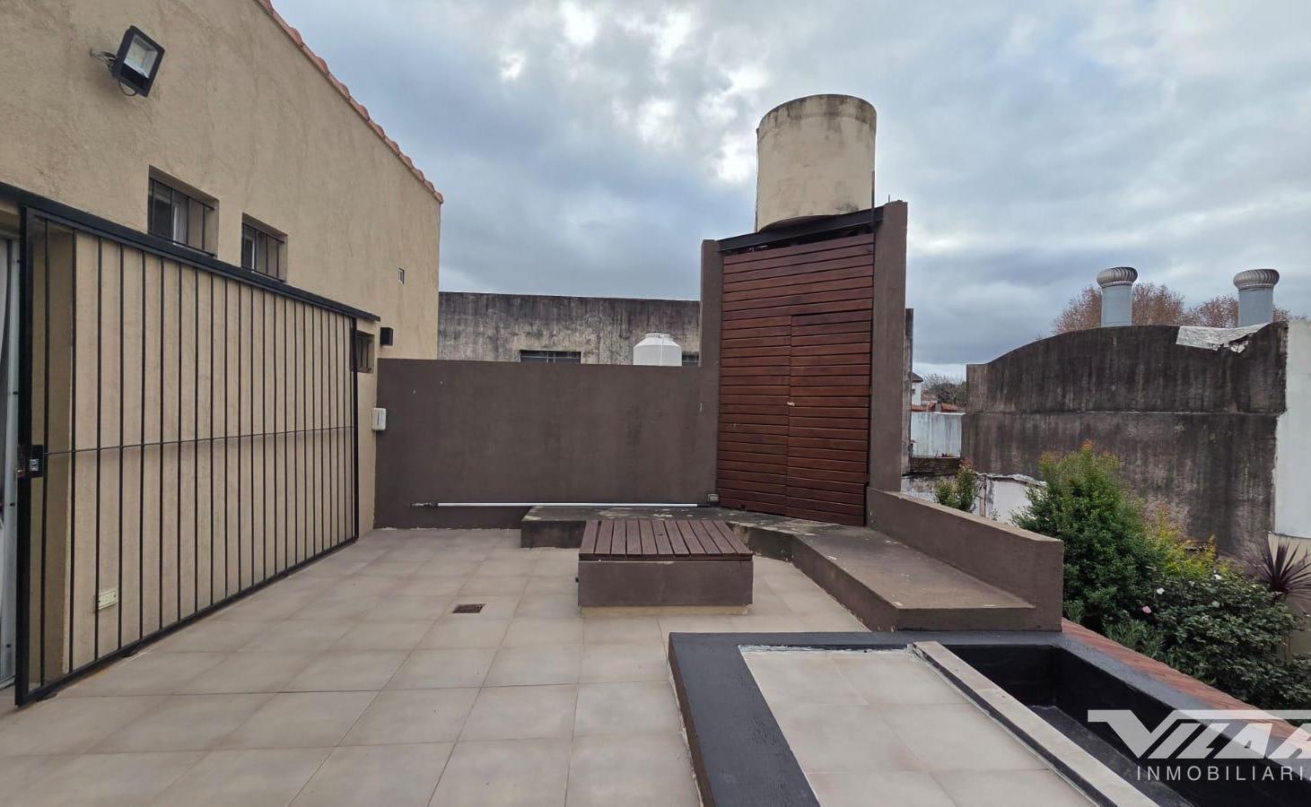 Foto de En Venta Casa 5 amb. cochera, quincho, jardín, pileta. - V. Martelli, imagen 5