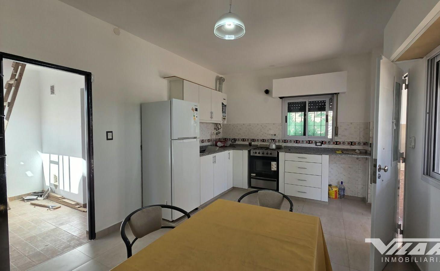 Foto de En Venta Casa 4 amb c/ cochera, jardin y galeria. REFACCIONADA. -V, imagen 5
