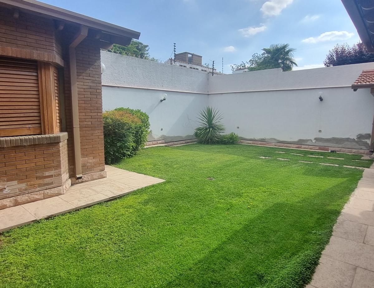 Casa en Venta: Barrio Arizu Godoy Cruz, Mendoza. 2