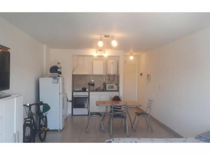 ALQUILER DEPARTAMENTO MONO AMBIENTE. MORON. 3