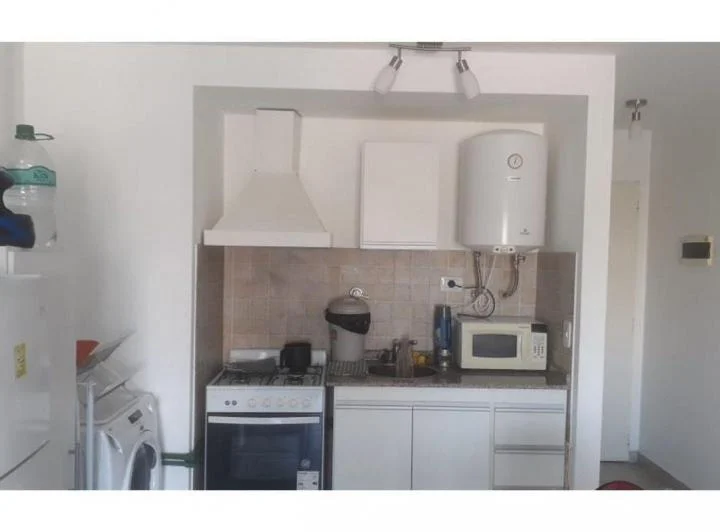 ALQUILER DEPARTAMENTO MONO AMBIENTE. MORON. 2