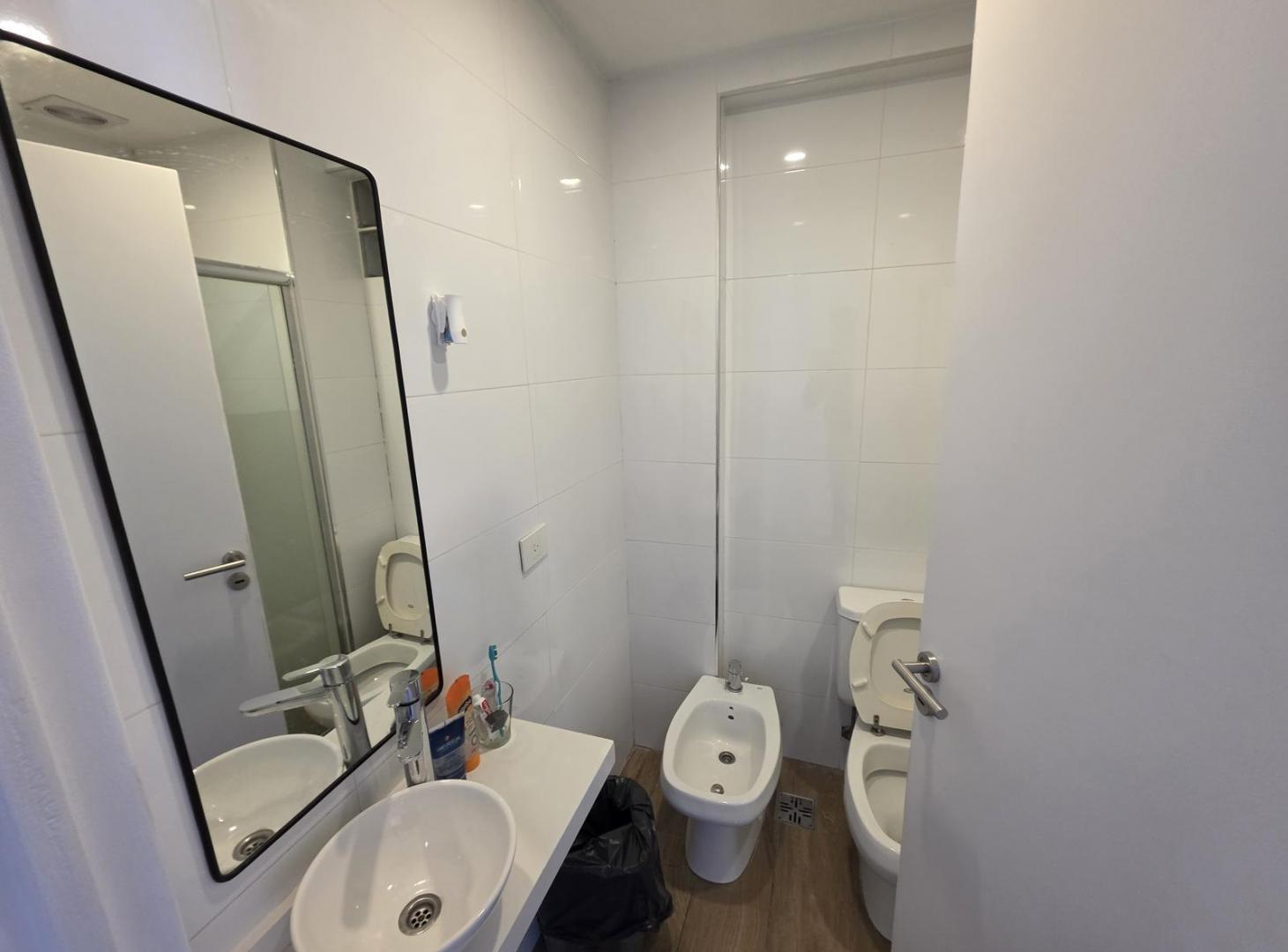 Foto de Departamento ALQUILER 3 AMBIENTES IMPECABLE CON COCHERA, imagen 4