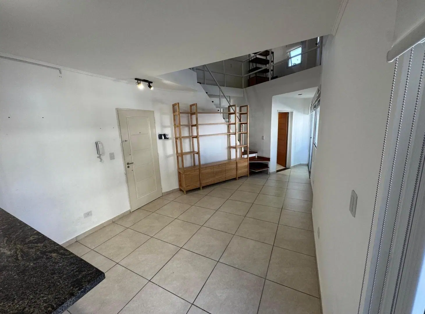 Venta PH 2 Ambientes y medio en Parque Chas en dúplex | Todo luz. 3