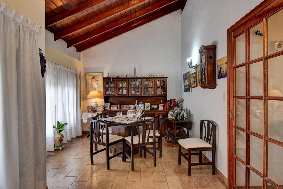 Foto de CASA EN VENTA 3 AMBIENTES CON JARDIN Y COCHERA EN SAN ISIDRO., imagen 3