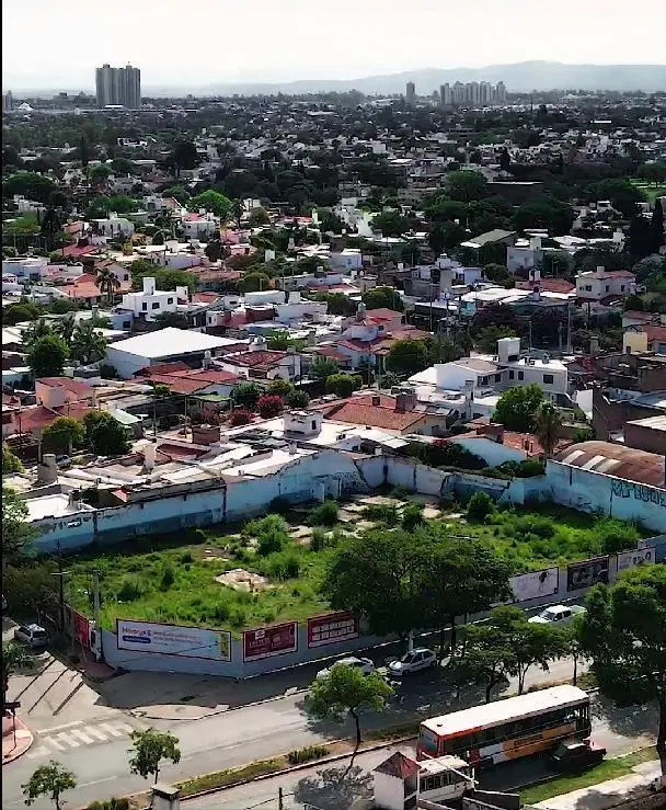 APTO LOCALES COMERCIALES Y OFICINAS 6