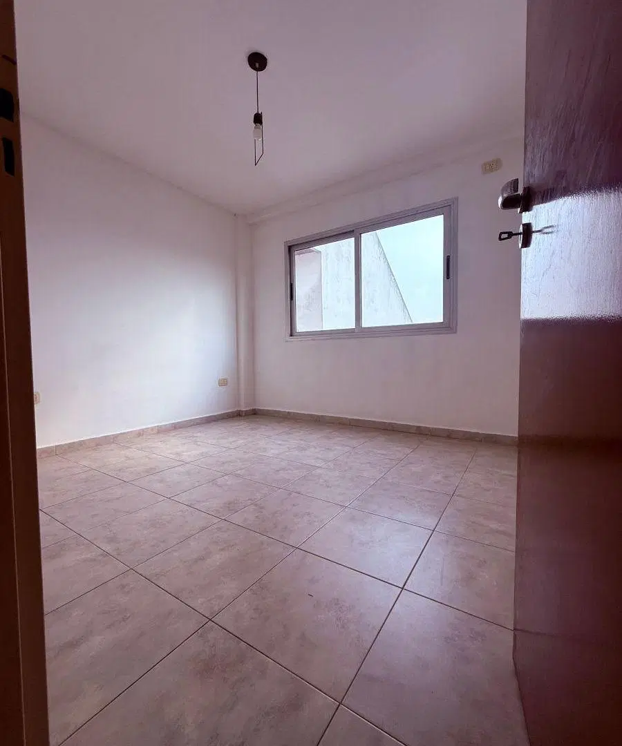 Departamento de dos ambientes en alquiler en moron 3