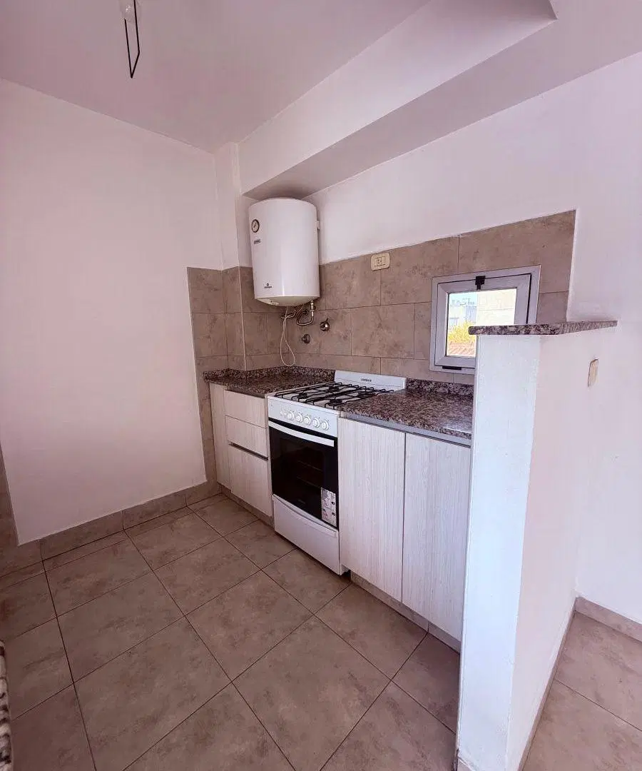 Departamento de dos ambientes en alquiler en moron 1