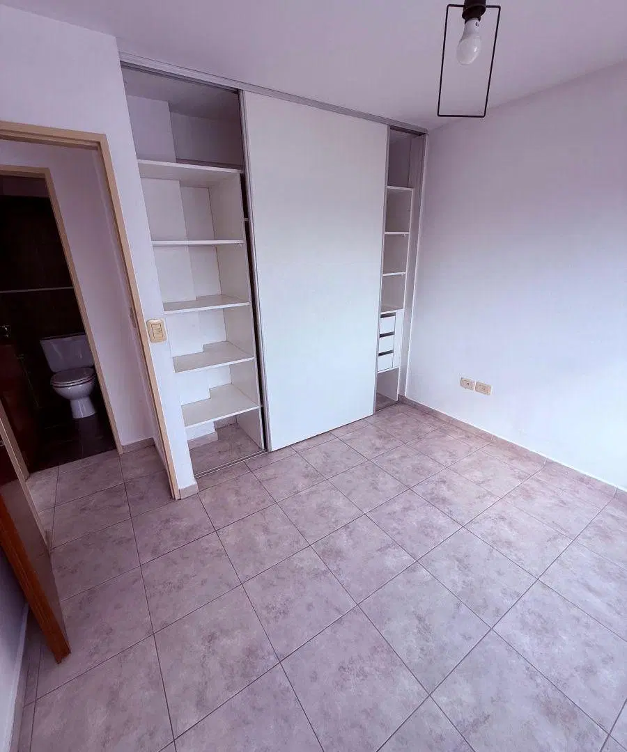 Departamento de dos ambientes en alquiler en moron 2