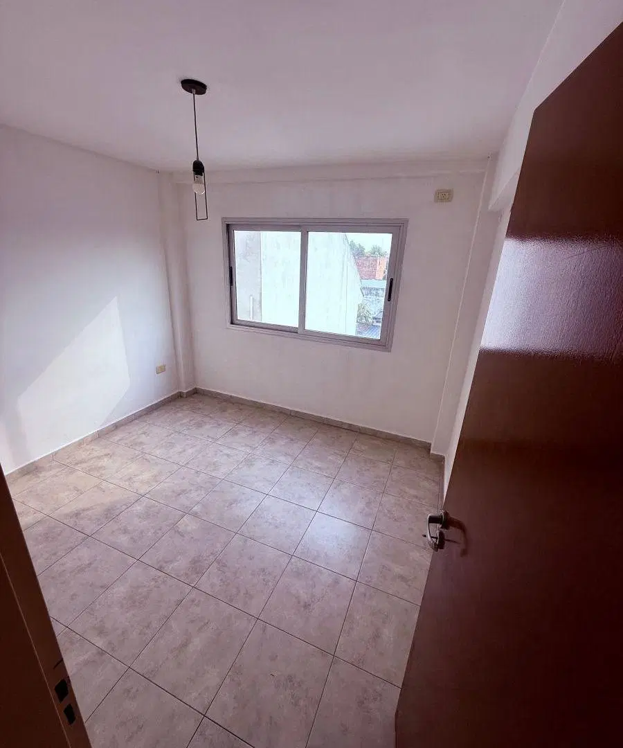 Departamento de dos ambientes en alquiler en moron 2