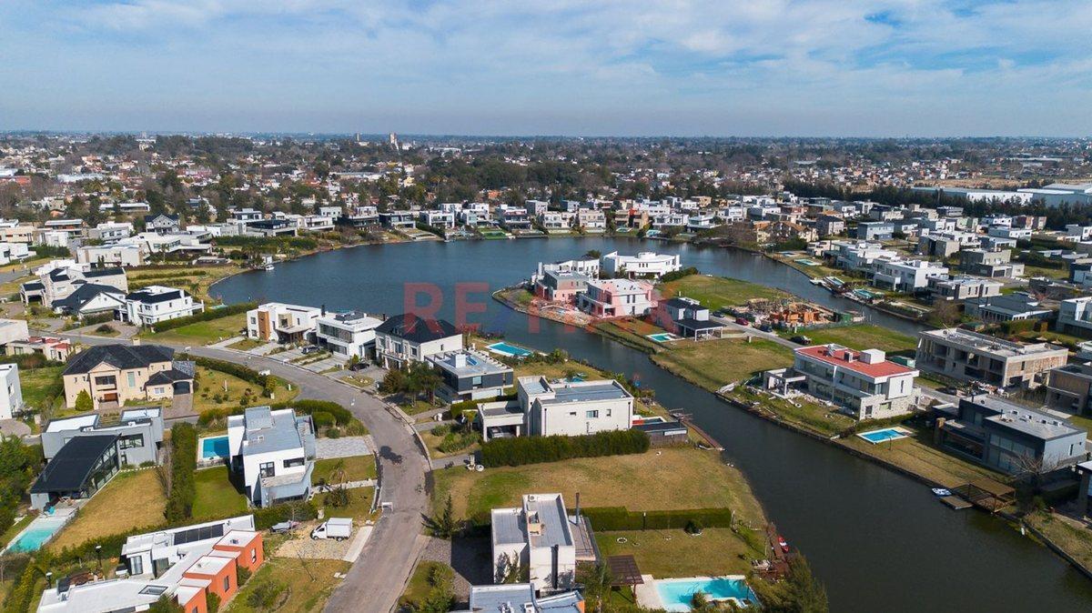 Venta Casa Golondrinas 5 Ambientes 2