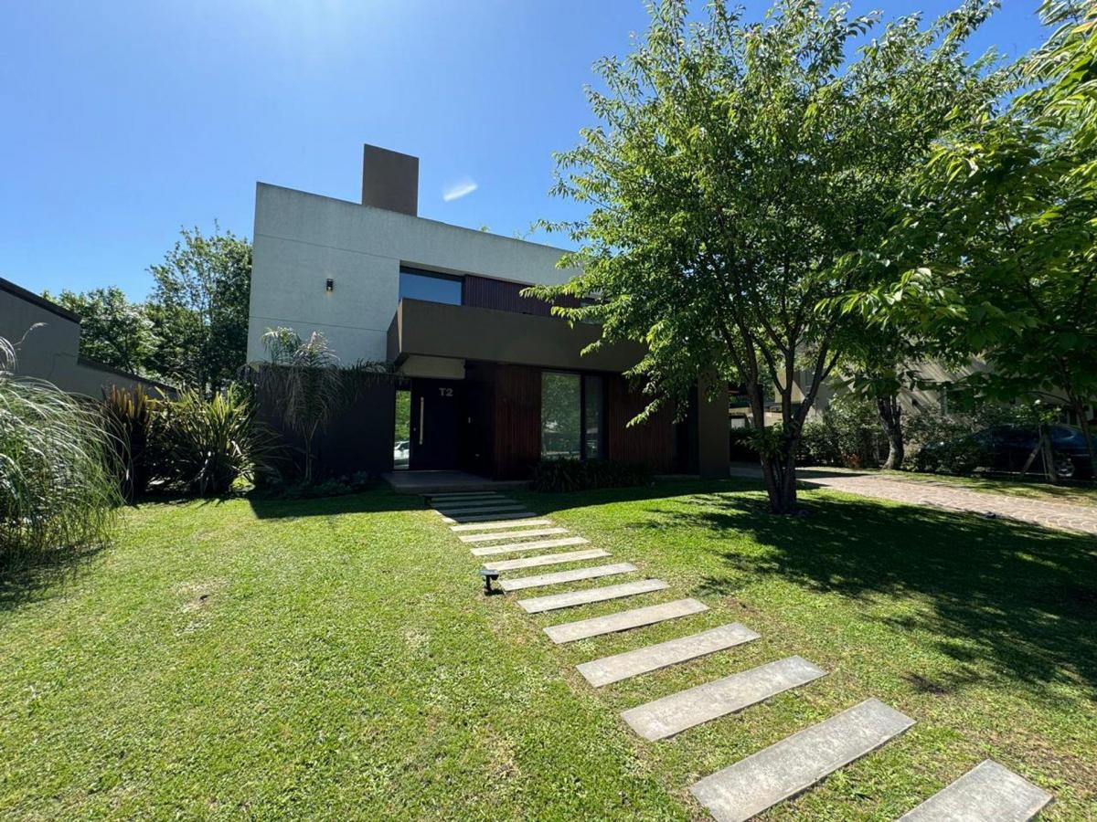Casa en Venta 5 Amb. Fincas de Hudson Berazategui 1
