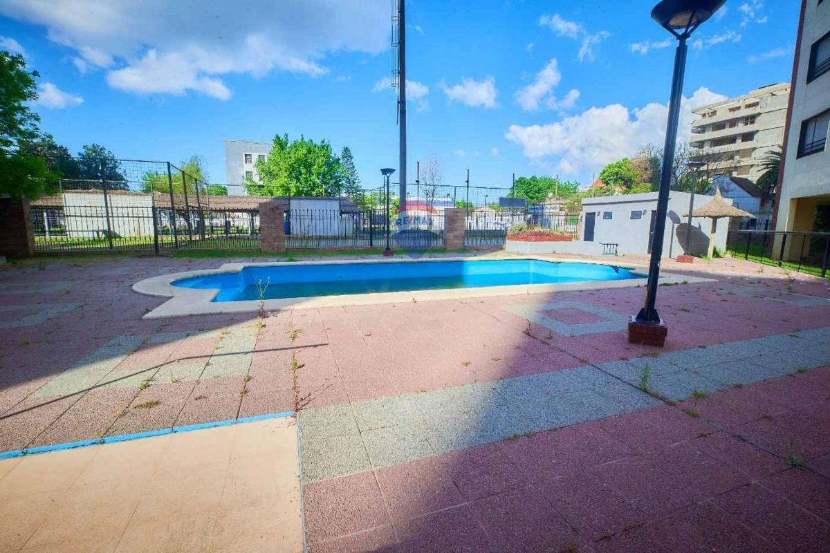 Venta Departamento en Torres de Guido con Cochera 3