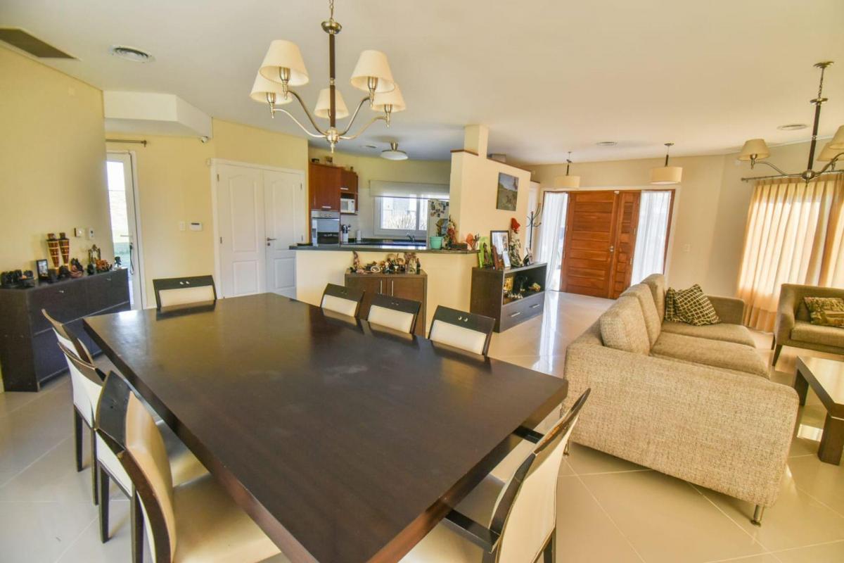 Venta Casa Greenville 7 Ambientes, Lote de 1000 m² 3