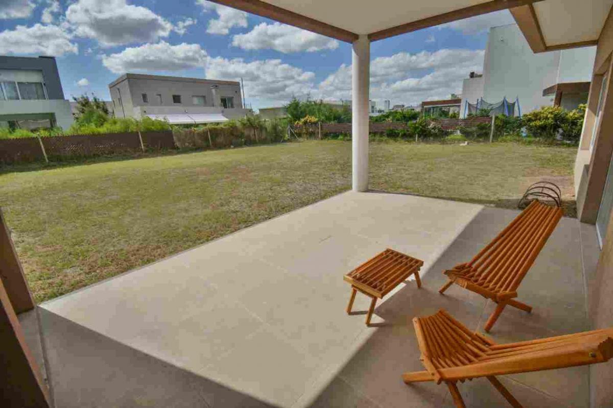 Venta Casa Fincas de Hudson 5 Ambientes 1