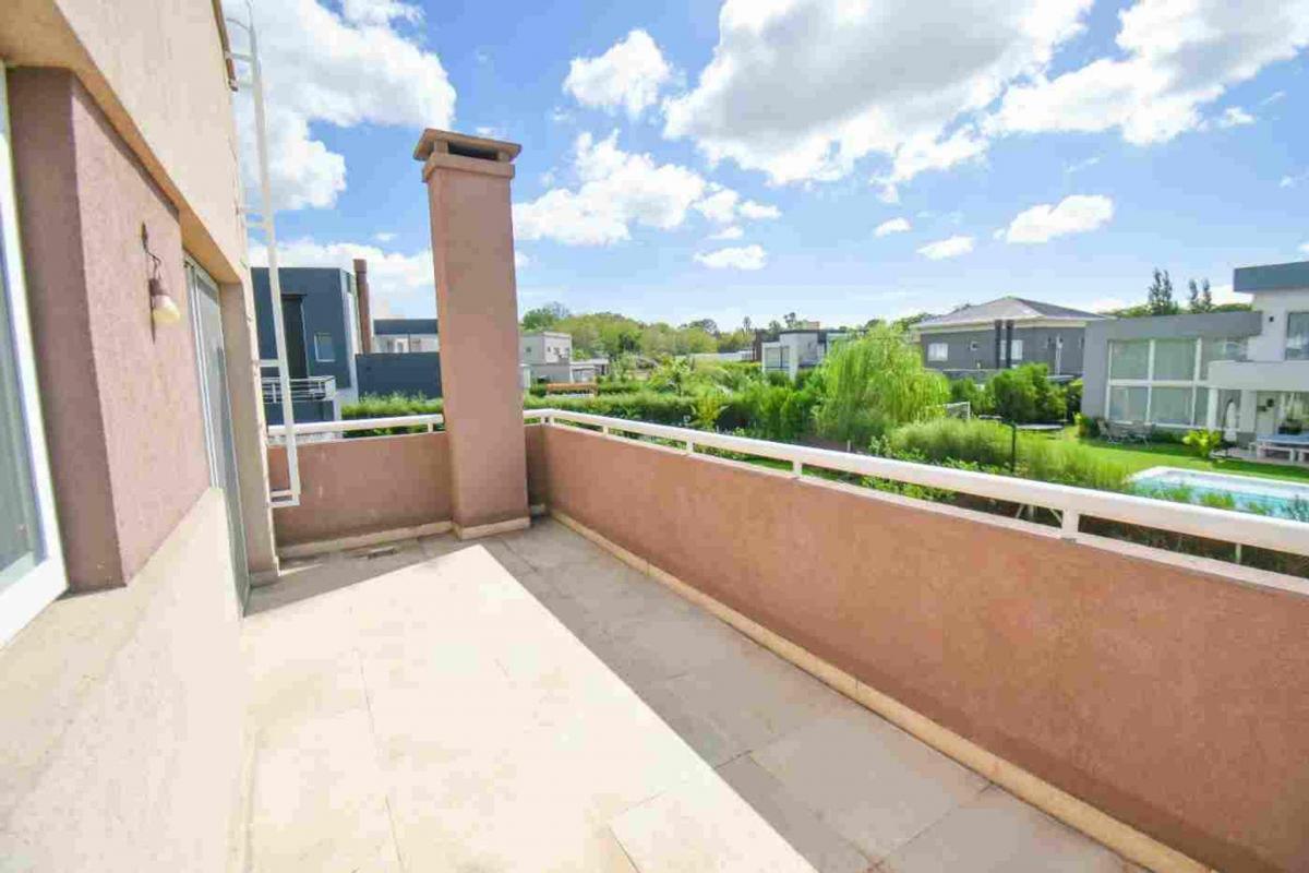 Venta Casa Fincas de Hudson 5 Ambientes 2
