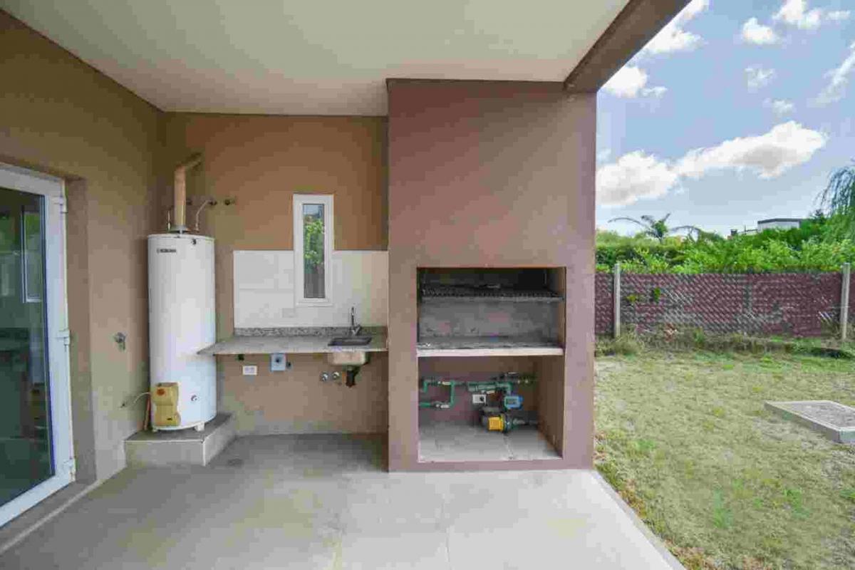 Venta Casa Fincas de Hudson 5 Ambientes 3