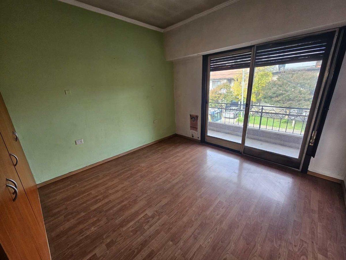 Venta Casa Multifamiliar con Cochera Patio Quilmes 4