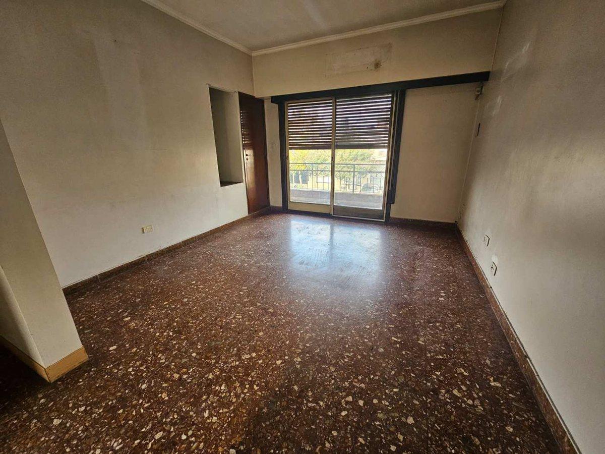 Venta Casa Multifamiliar con Cochera Patio Quilmes 2