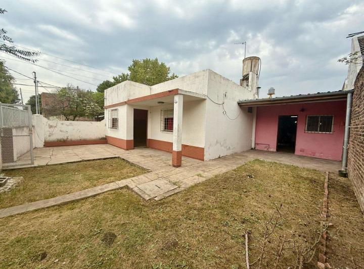 VENTA CASA 2 AMBIENTES FLORENCIO VARELA 4
