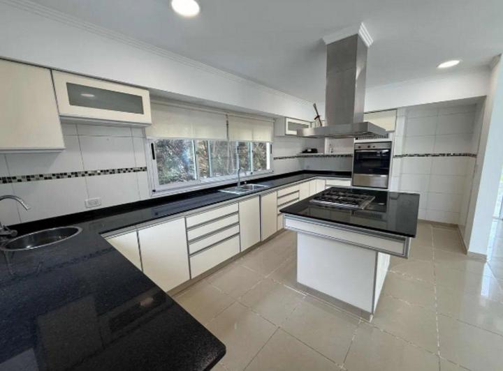 CASA VENTA 5 AMBIENTES VILLAGE DEL PARQUE 5