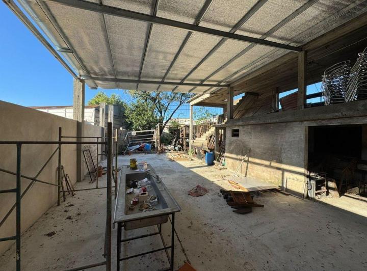 VENTA LOCAL COMERCIAL FLORENCIO VARELA 5