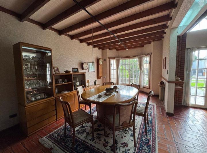 VENTA CASA -FLORENCIO VARELA- 5 AMBIENTES 2