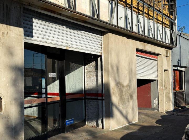 ALQUILER LOCAL COMERCIAL C/DEPOSITO EN BERNAL 4