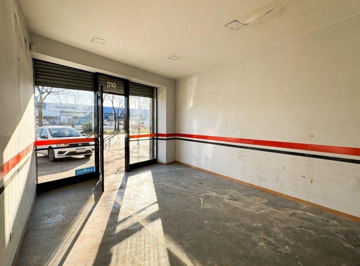 ALQUILER LOCAL COMERCIAL C/DEPOSITO EN BERNAL 1