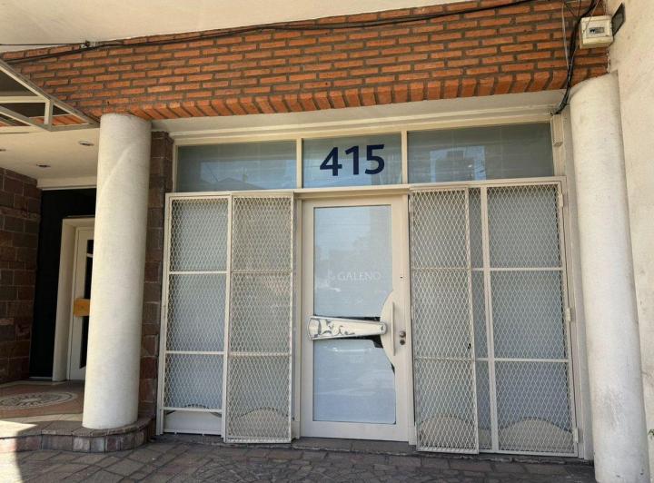 Local en alquiler Hipólito Yrigoyen al 415 Quilmes 2