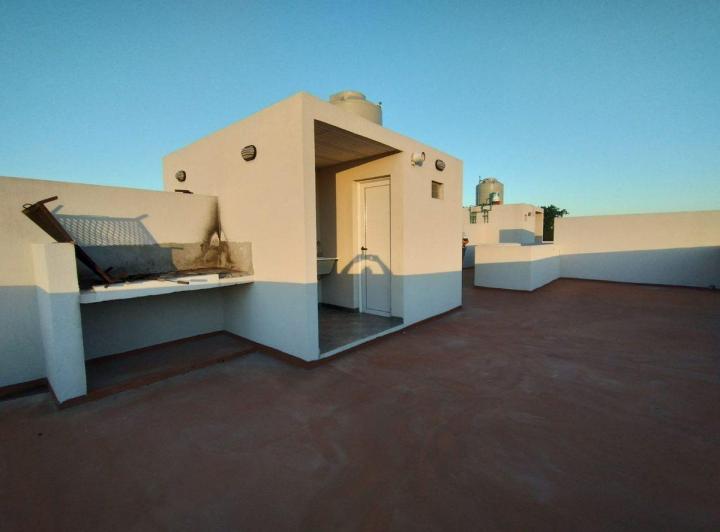 VENTA EDIFICIO EN BLOCK 4 DEPTOS  3 AMB.  Y LOCAL 3