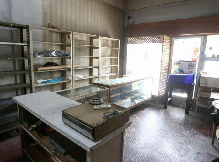 CASA EN VENTA 4 AMBIENTES CON COCHERA 5