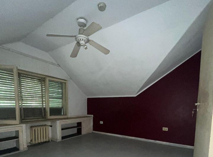 CASA 7 AMBIENTES EN VENTA EN LOMAS DE ZAMORA 5