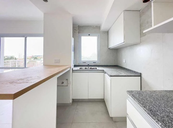 DEPARTAMENTO EN VENTA DE 3 AMBIENTES EN EZEIZA 2