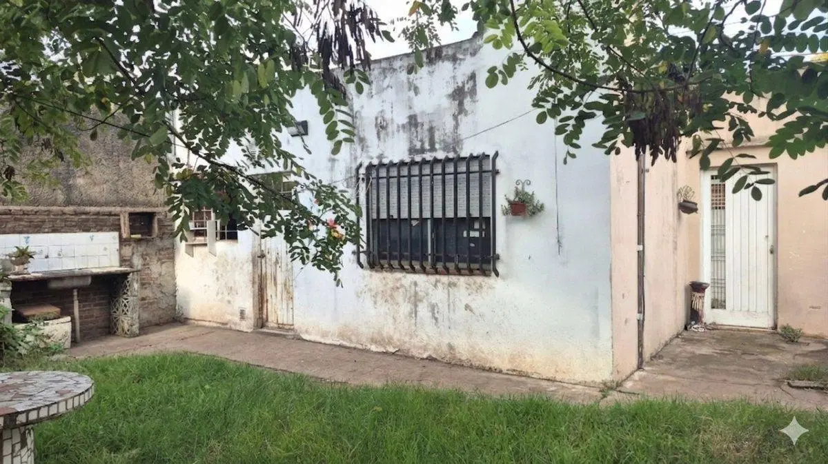CASA DE 3 AMBIENTES EN VENTA EN MONTE GRANDE 2