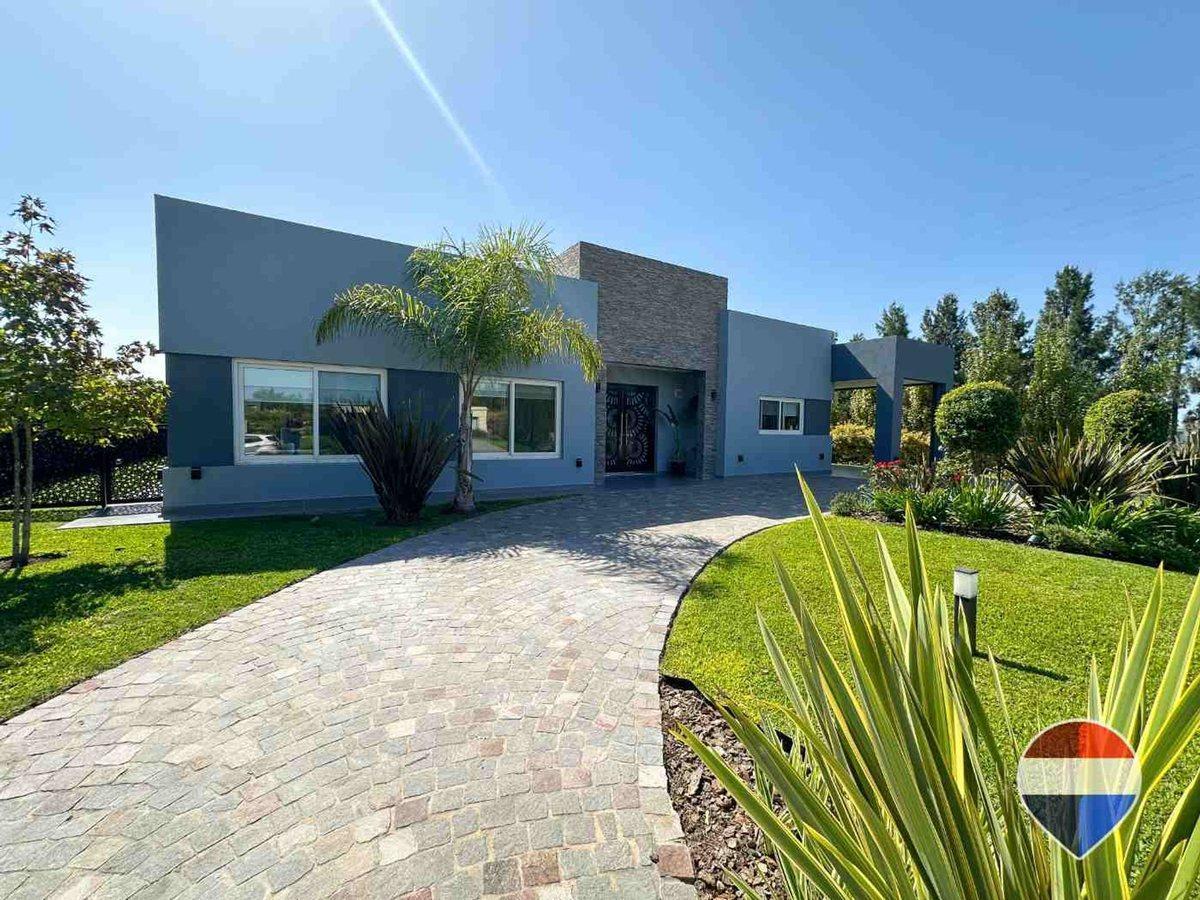 CASA 4 AMBIENTES EN VENTA CLUB DE CAMPO SANTA RITA