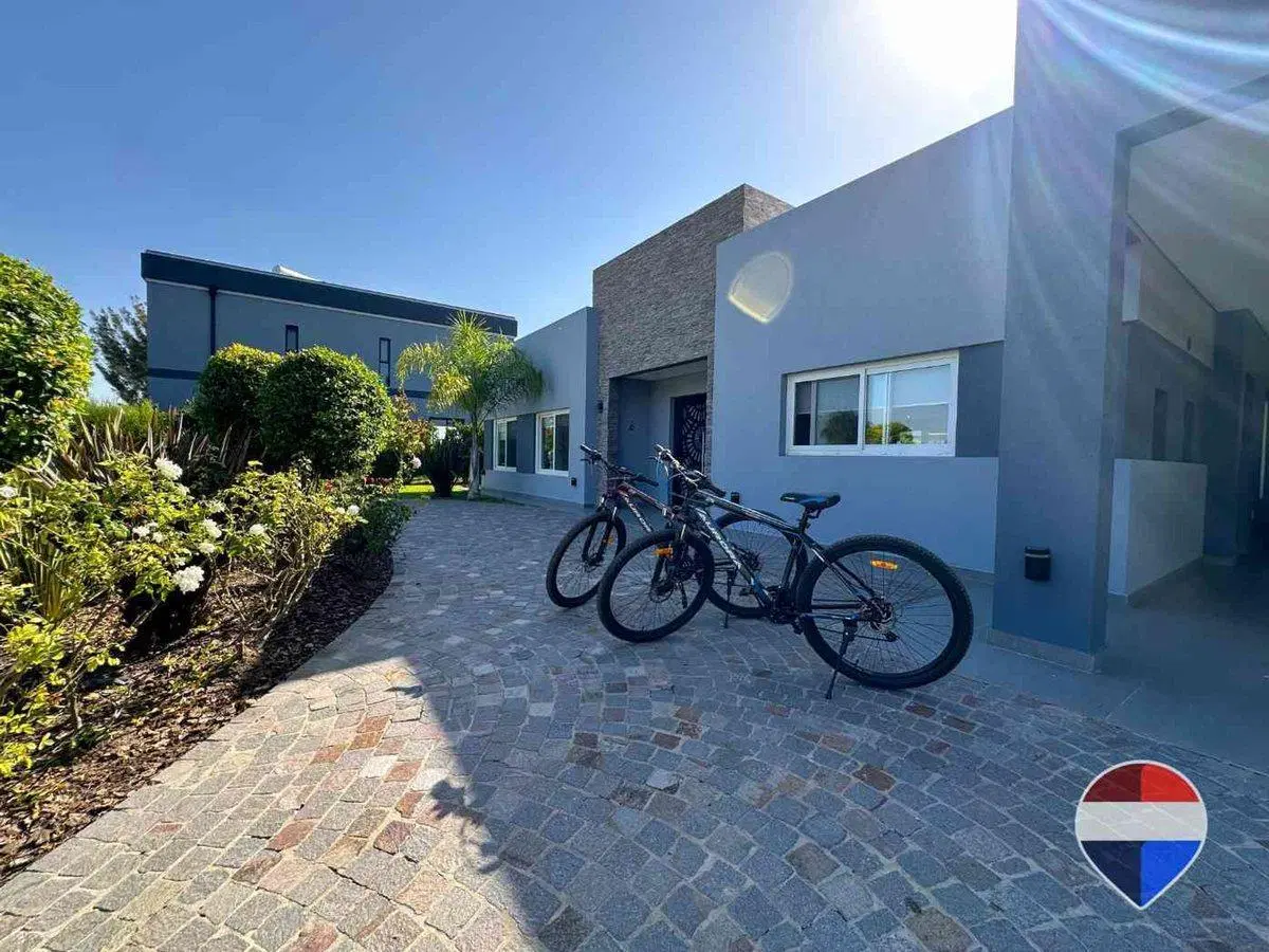 CASA 4 AMBIENTES EN VENTA CLUB DE CAMPO SANTA RITA 2