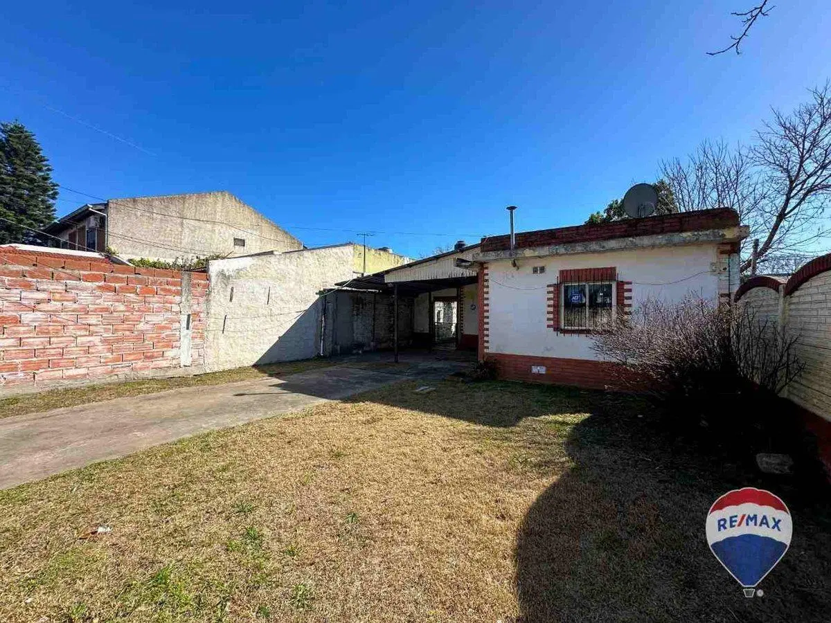 CASA DOS AMBIENTES VENTA MONTE GRANDE A RECICLAR 2