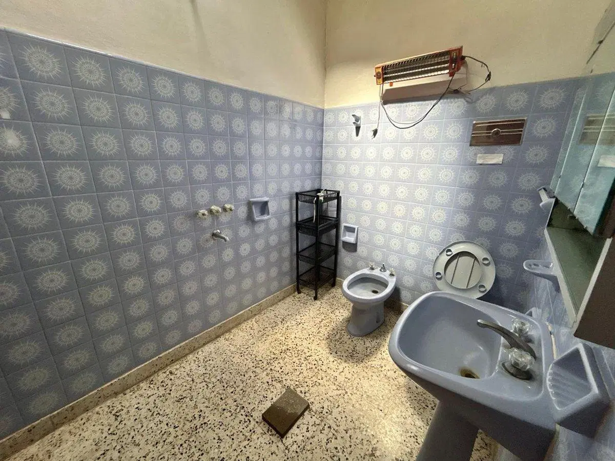 CASA 4 AMBIENTES EN VENTA EN JOSE LEON SUAREZ 5