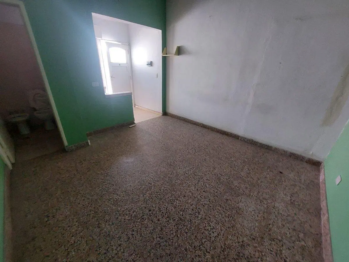 CASA + DEPTO EN VENTA EN LANUS OESTE CON JARDIN 3