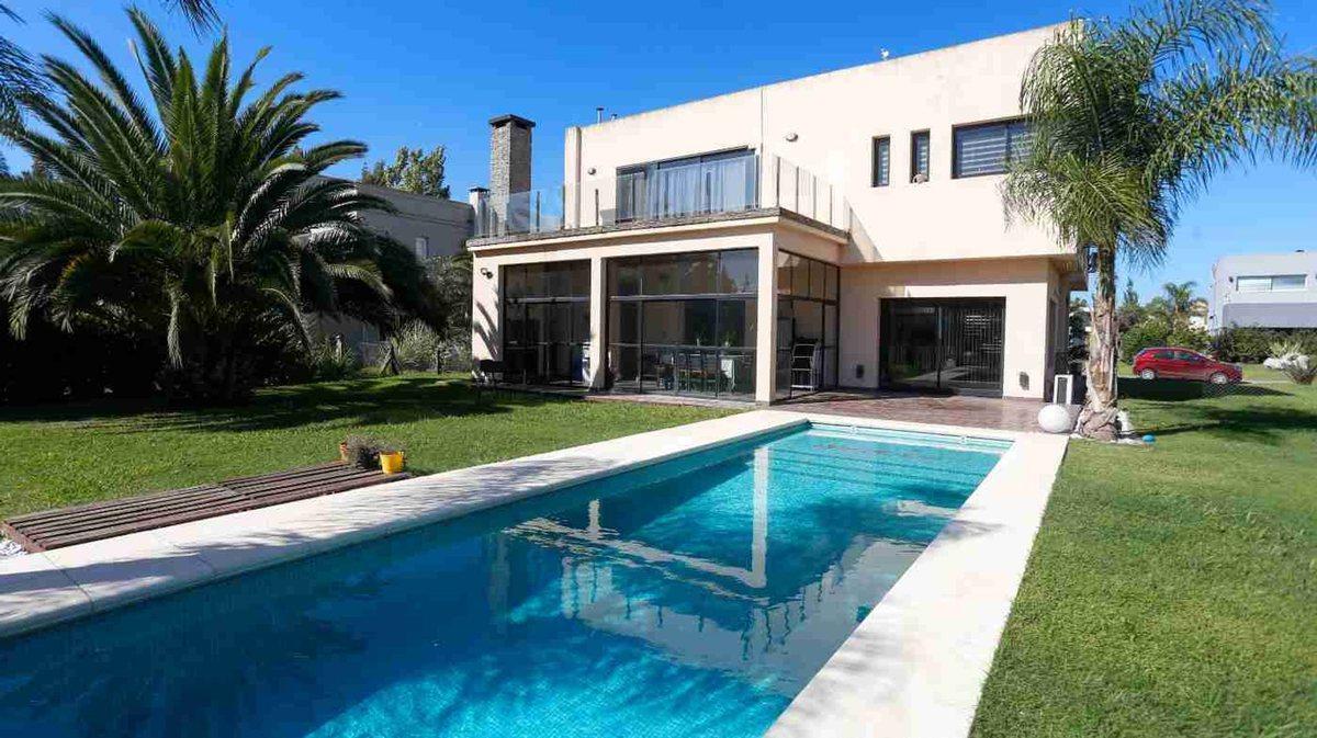CASA 5 AMBIENTES EN VENTA EN SAN ELISEO GOLF