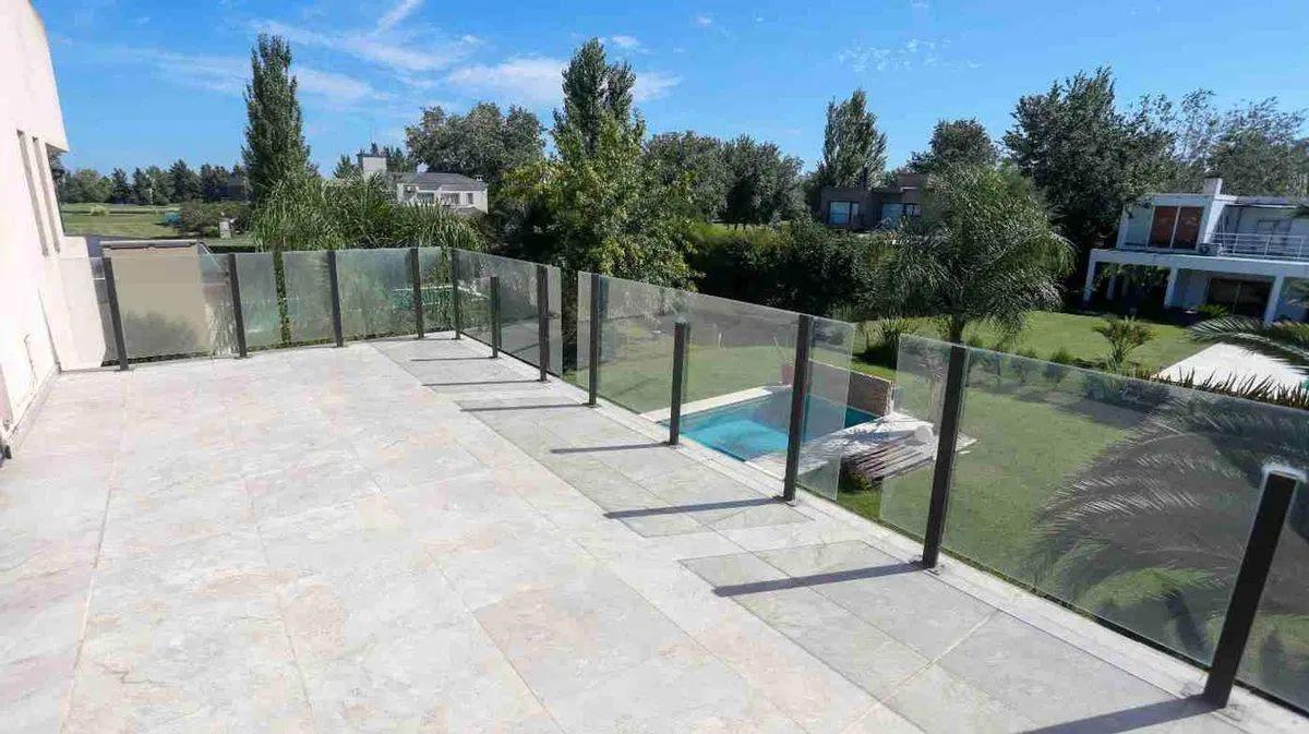 CASA 5 AMBIENTES EN VENTA EN SAN ELISEO GOLF 5