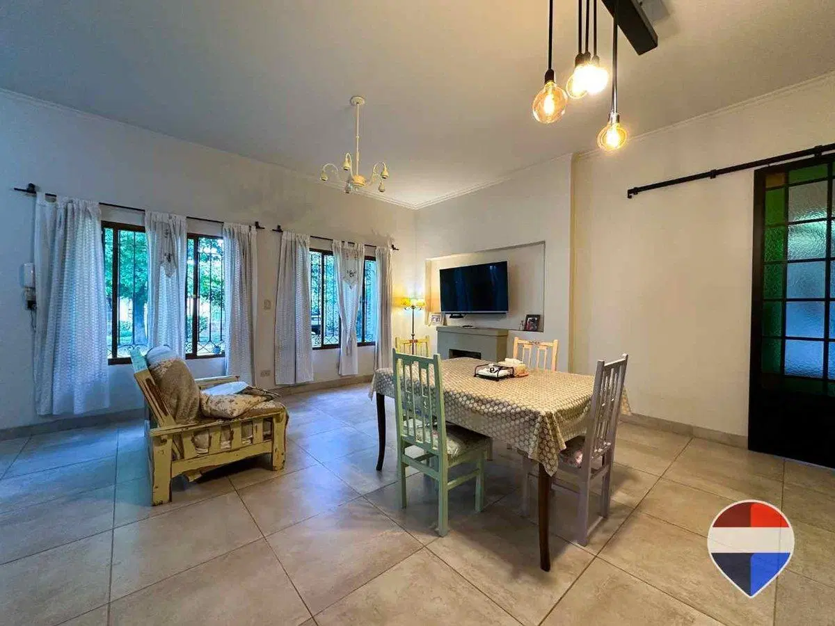 CASA EN VENTA LUIS GUILLON CON PILETA Y QUINCHO 3