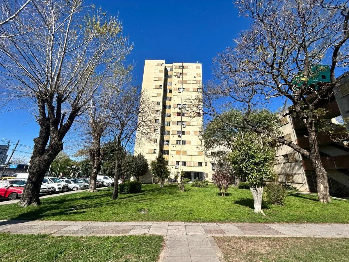 DEPARTAMENTO 4 AMBIENTES EN VENTA SANTOS TESEI 2