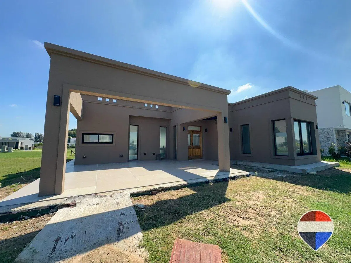 CASA EN VENTA 3 AMBIENTES EN LARES DE CANNING 2