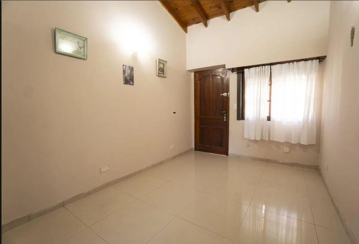 CASA 4 AMBIENTES EN VENTA EN LONGCHAMPS 4