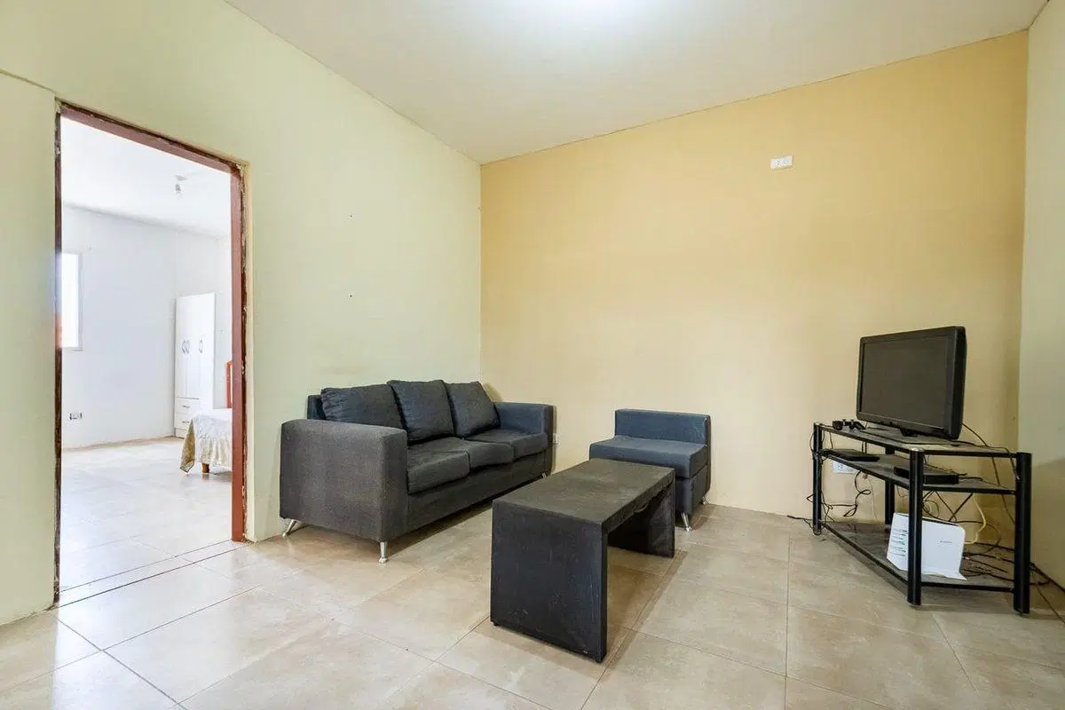 CASA 4 AMBIENTES EN VENTA EN LONGCHAMPS PISCINA 2