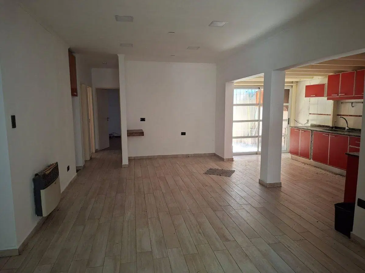 CASA 5 AMBIENTES EN VENTA EN GLEW 3